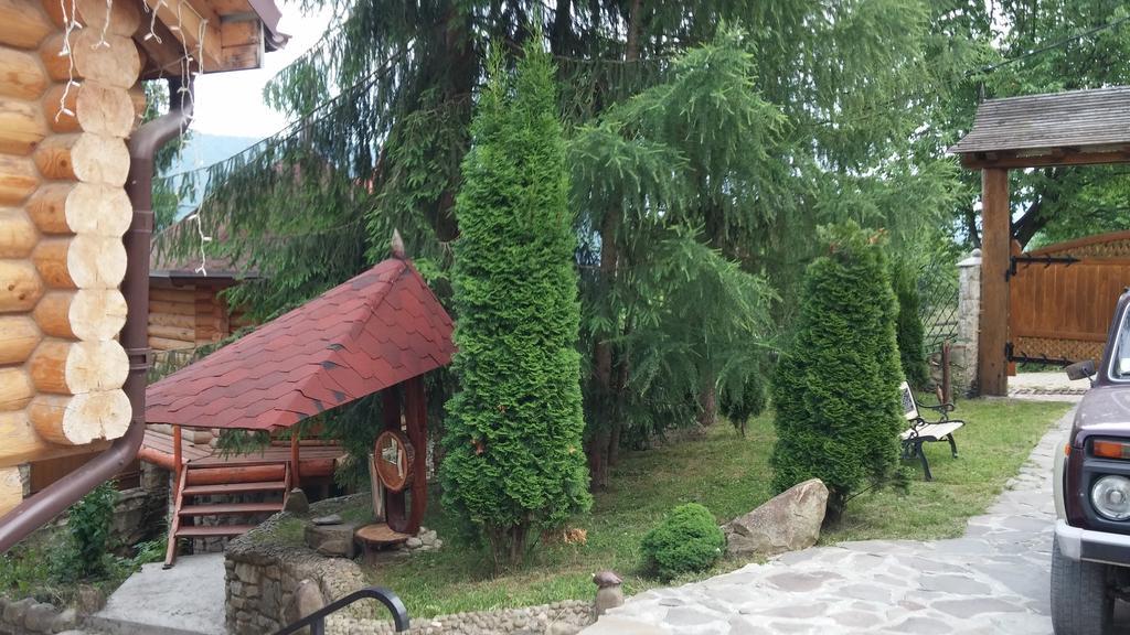 Kraevyd Hotel Yaremche Bagian luar foto