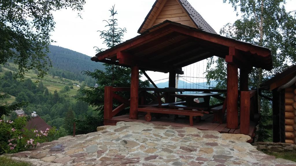 Kraevyd Hotel Yaremche Bagian luar foto